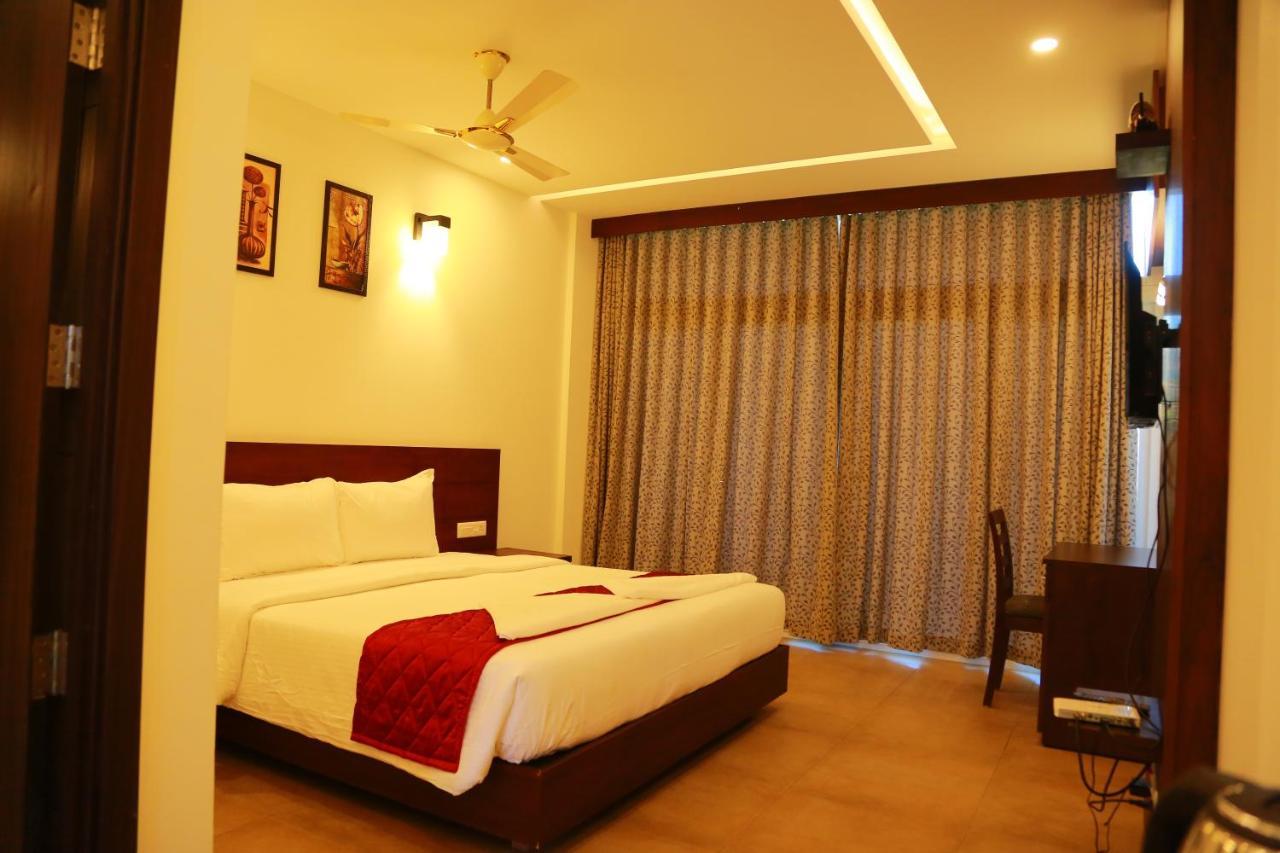 Hotel Palmtree Leaf, Munnar Extérieur photo