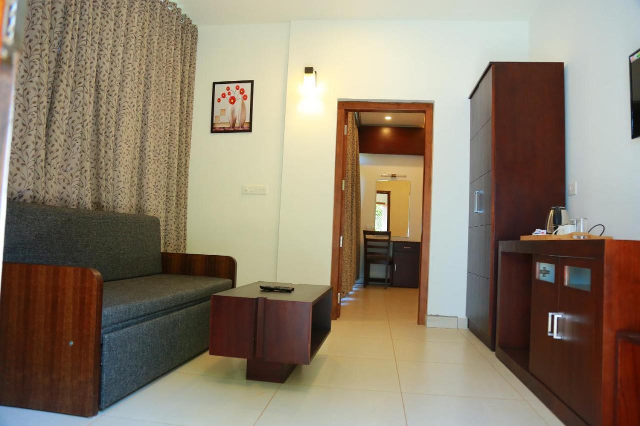 Hotel Palmtree Leaf, Munnar Extérieur photo
