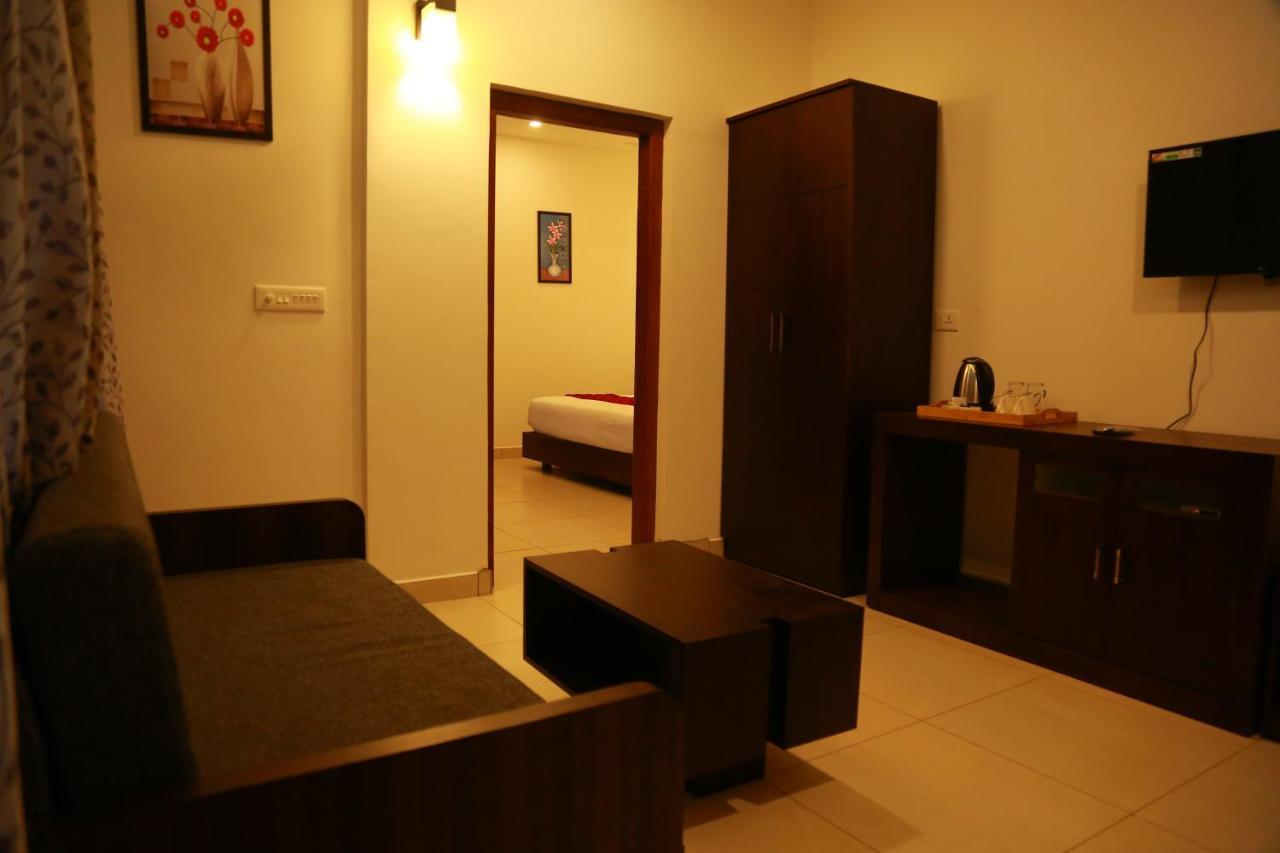 Hotel Palmtree Leaf, Munnar Extérieur photo