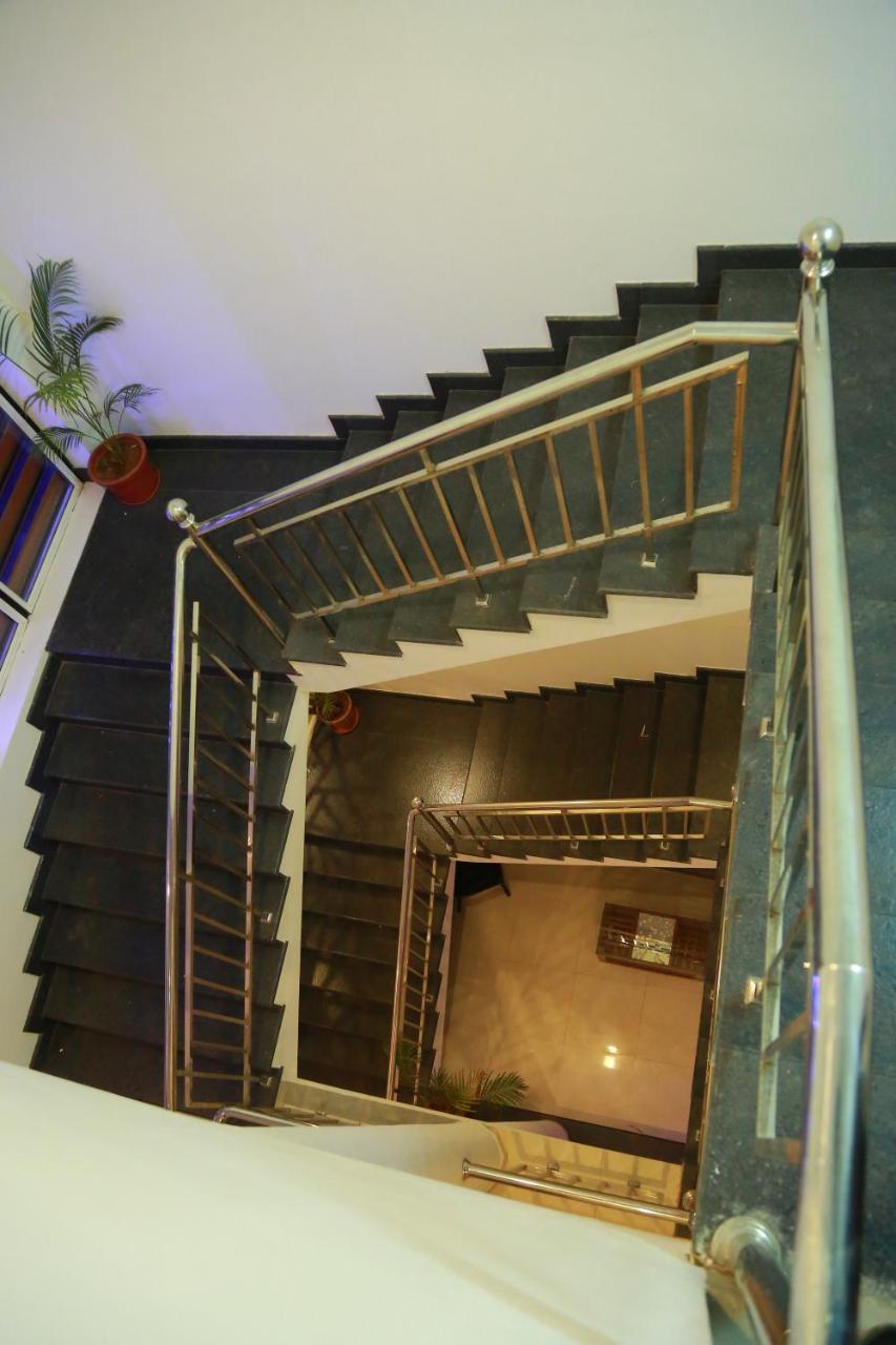 Hotel Palmtree Leaf, Munnar Extérieur photo