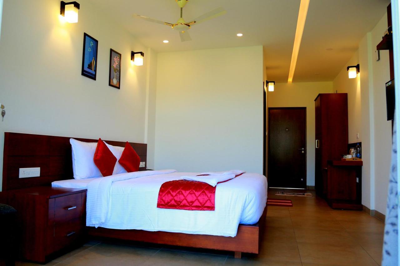 Hotel Palmtree Leaf, Munnar Extérieur photo
