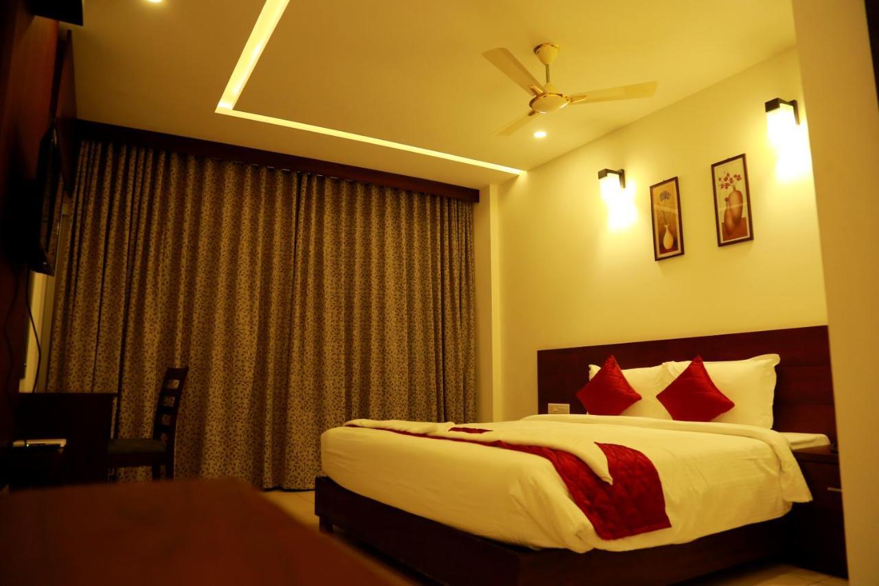 Hotel Palmtree Leaf, Munnar Extérieur photo